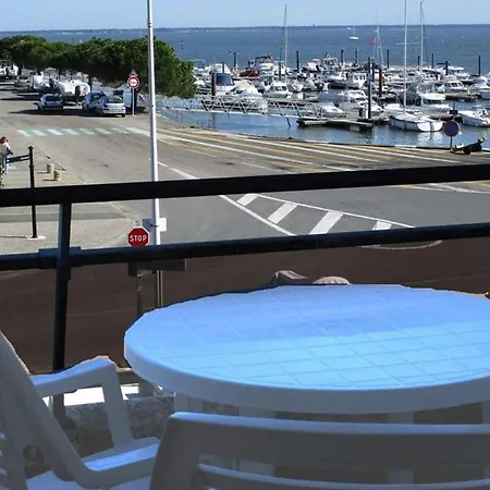 Apartamento : T2 Avec Balcon Et Parking, à Deux Pas Des Plages De L'aiguillon - Fr-1-433-66